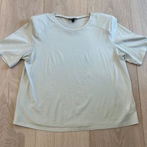 Express Boxy Shoulder Pad Tee in Size Medium